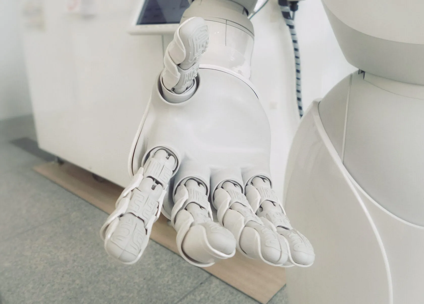 AI в маркетинге: как нейросети меняют рекламу и контент